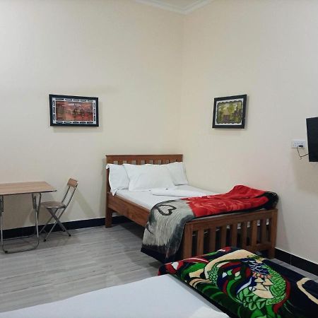 Chibuba Airport Accommodation Дар-эс-Саламе Экстерьер фото