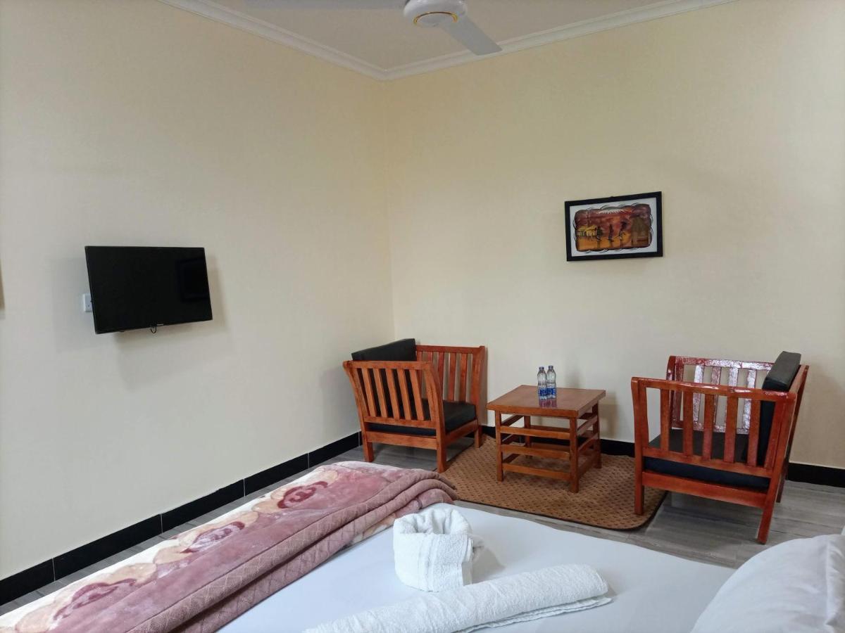 Chibuba Airport Accommodation Дар-эс-Саламе Экстерьер фото
