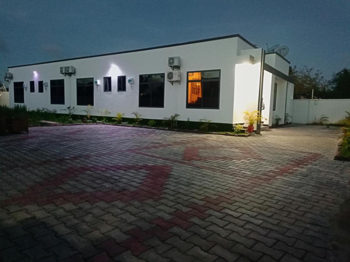 Chibuba Airport Accommodation Дар-эс-Саламе Экстерьер фото