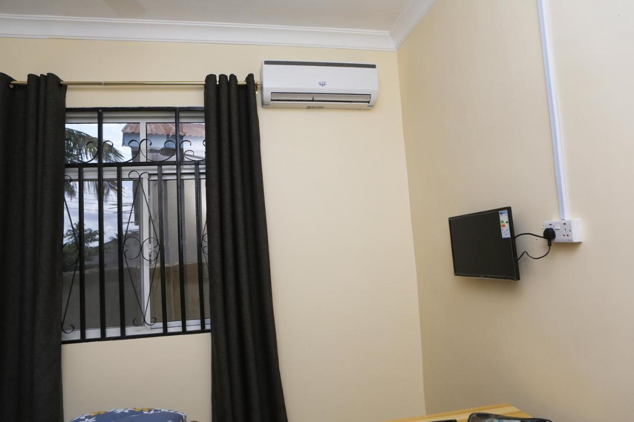 Chibuba Airport Accommodation Дар-эс-Саламе Экстерьер фото