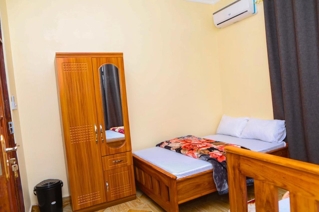 Chibuba Airport Accommodation Дар-эс-Саламе Экстерьер фото