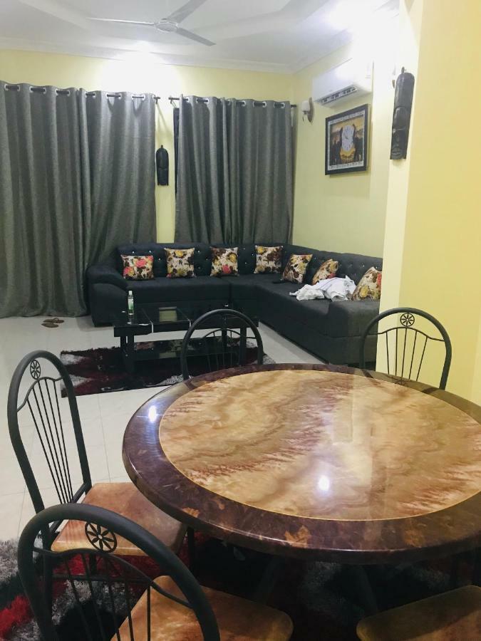 Chibuba Airport Accommodation Дар-эс-Саламе Экстерьер фото